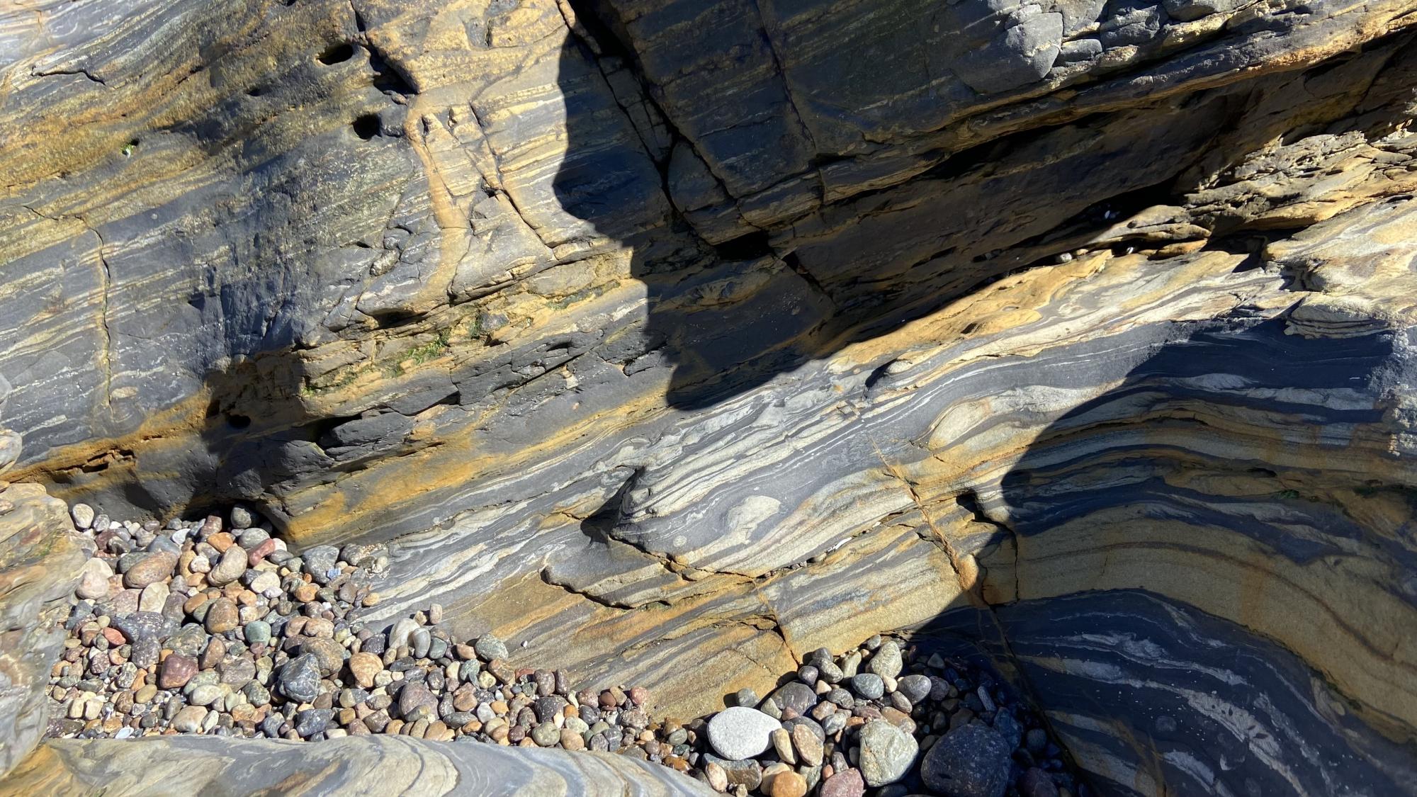 Photo of the Carmelo Formation with layers of loose rock, mudstone and sandstone.